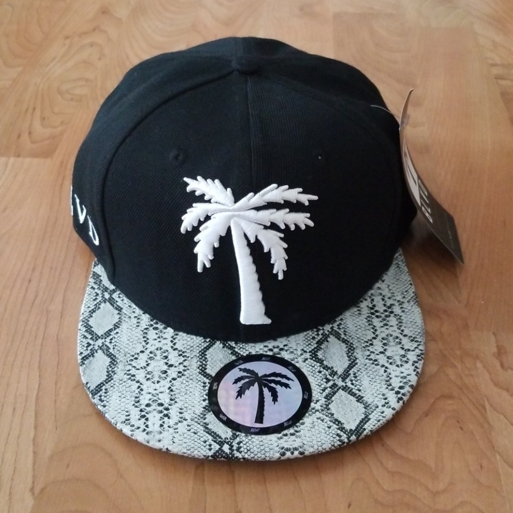 NWT BLVD snap back hat